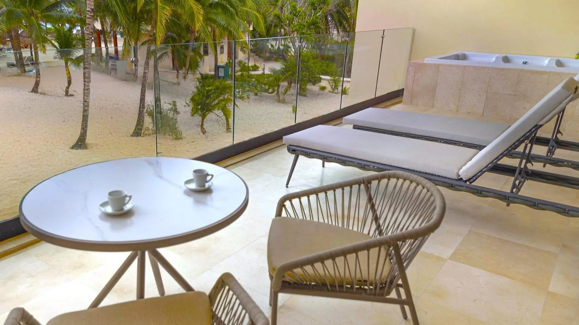 Grand Palladium Kantenah Resort & Spa Akumal 5*,